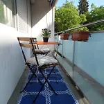 The Sc1 Apartment By Castaway Lodgings